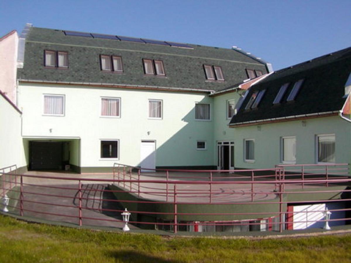 Belvarosi Panzio Debrecín Exteriér fotografie